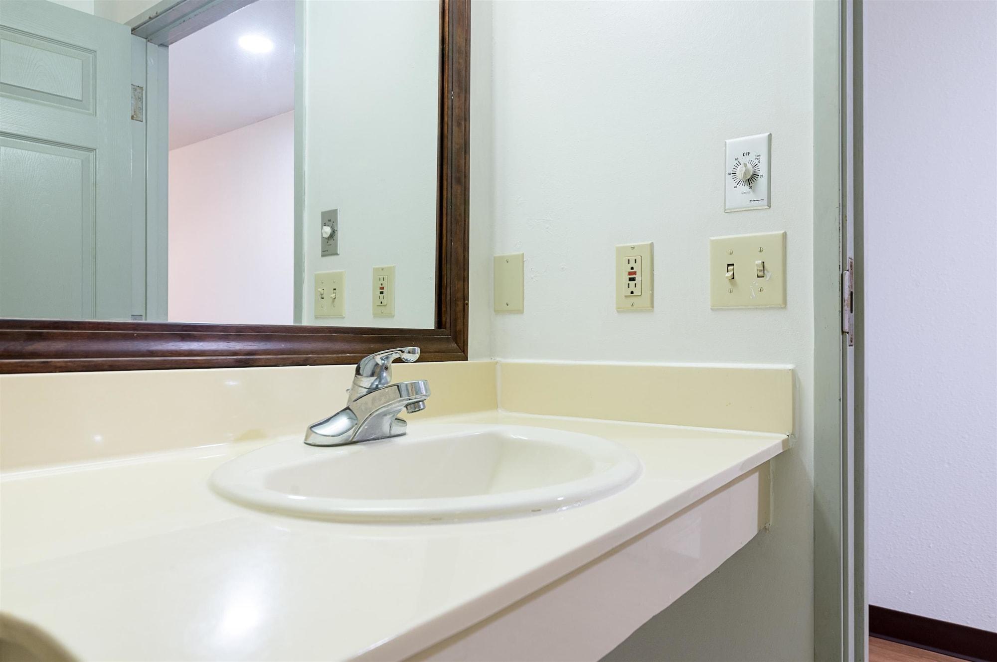 Hotel 6-new Iberia, La New Iberia